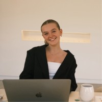 Lily Lyons Email