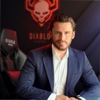 Paweł Nowak Email