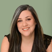 Chloe Banholzer Email & Phone Number