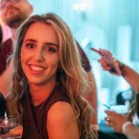 Téa Wallace Email