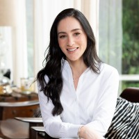 E-mail e número de telefone de Mônica Bussière