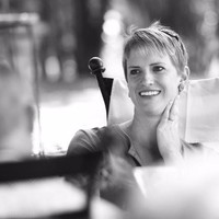 Lorraine Oosthuizen Email & Phone Number