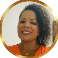 Simone Santos Email