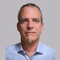 Benedikt Ingold Email