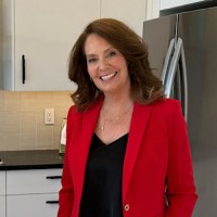 Den Finder Real Estate Employee Jolene Baijot's profile photo