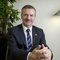 E-mail e número de telefone de Klaus Nielsen