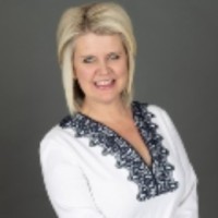 RE/MAX Employee Lisa Couch's profile photo