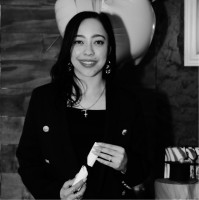 Larissa Julius Email