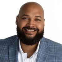 Washington Trust Bank Employee Titus Davis's profile photo