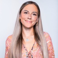 Iveta Vasilutova Email