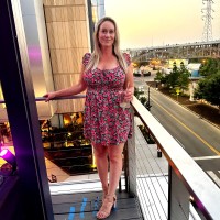 Amanda Bowie Email & Phone Number