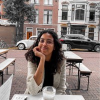 Júlia Ribeiro-Moraes Email