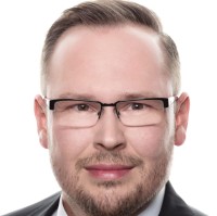 Tobias Bott Email