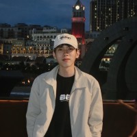 Hùng Nguyễn Email