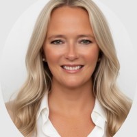 Data Facts Employee Julie Henderson's profile photo