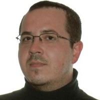 Daniel Półgrabia Email