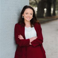 Blue Compass RV Employee Julia Marsh's profile photo