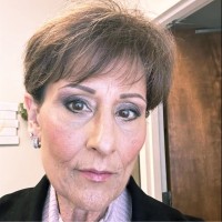 Julia Ugalde Email