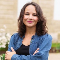 Julie da Vara Email