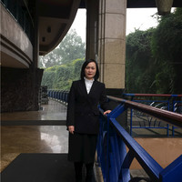 红梅 沈 Email