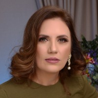 Luciana Freiberg Batista Email