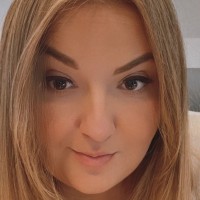 Alexandra Buzle Email