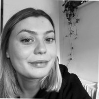 deVine Voices International Voiceover Agency Employee Ella Edwards's profile photo