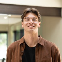 Bragg Live Food Products, LLC Employee Roman Treuthart's profile photo