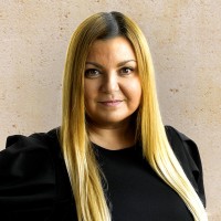 Barbora Halzlova Email & Phone Number