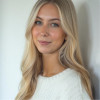 Doi Moi Employee Emily Eden's profile photo