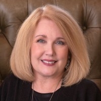 ReeceNichols Real Estate Employee Kim Reneau's profile photo