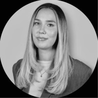 Julia Engström Email