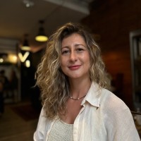 Andreea Stoica Email