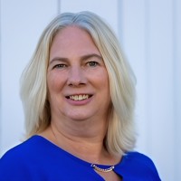 Suburban Lifestyle Real Estate Employee Karen McDermott's profile photo