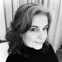 Andrea Molyneux Email & Phone Number