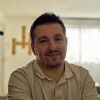 Ax2lan Employee Michael Tekien's profile photo