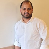 Email e telefono di Wajahat Eijaz