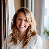 Aline Holanda Email & Phone Number