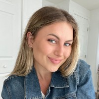 Pashion Footwear Employee Miranda Knight's profile photo