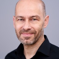 Christof Biggeleben Email