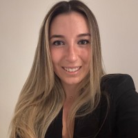 Lucia Muszwisz Email
