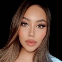 Yoogi's Closet Employee Uyen Nguyen's profile photo