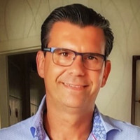 Stefan Bott Email