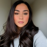 Claudia Muñoz Email & Phone Number