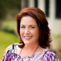 Robin Martinelli Email & Phone Number