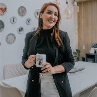 Lifting Group Employee Amanda Carvalhal's profile photo