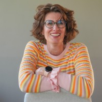 Esther Netelenbos Email & Phone Number