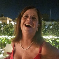 E-mail e número de telefone de Susan Camilleri