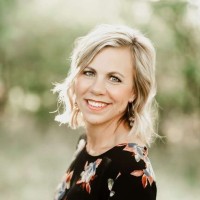 Ashley Stuart Email & Phone Number