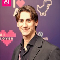 Reply Employee Roberto Colangelo's profile photo